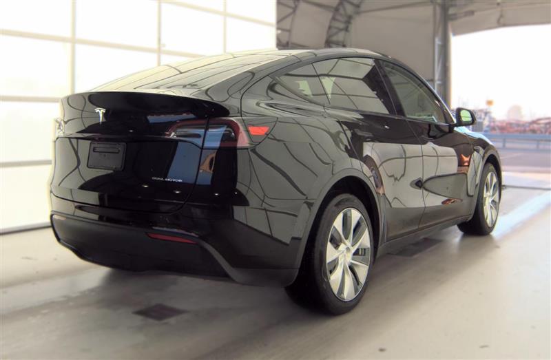 tesla model y 2023 7SAYGDEE8PA087121 image tesla model y 2023 7SAYGDEE8PA087121 image